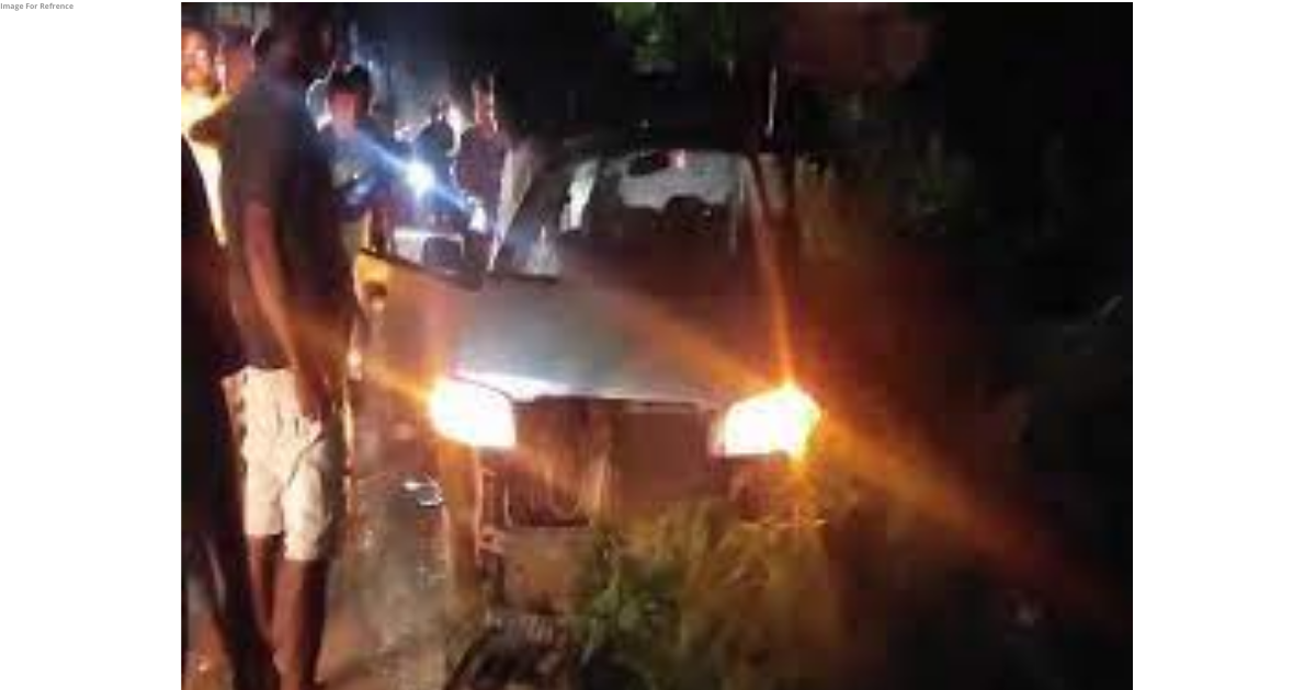 Eight injured after car collides with minivan in Assam's Goalpara